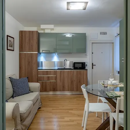 Apartman Mezzanino 4438 *