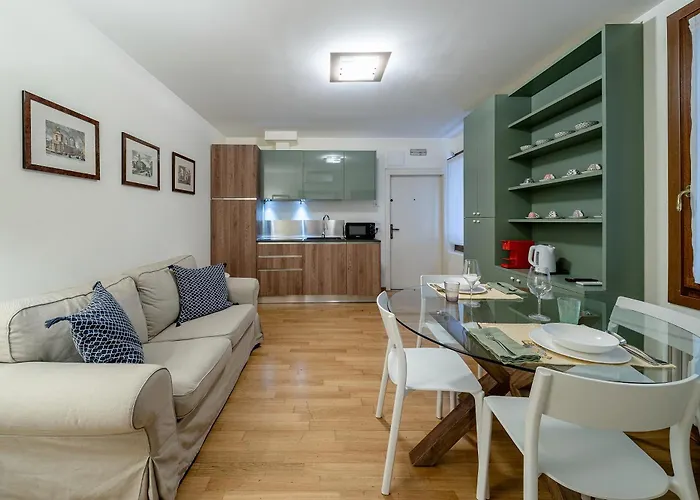 Mezzanino 4438 * Венеция